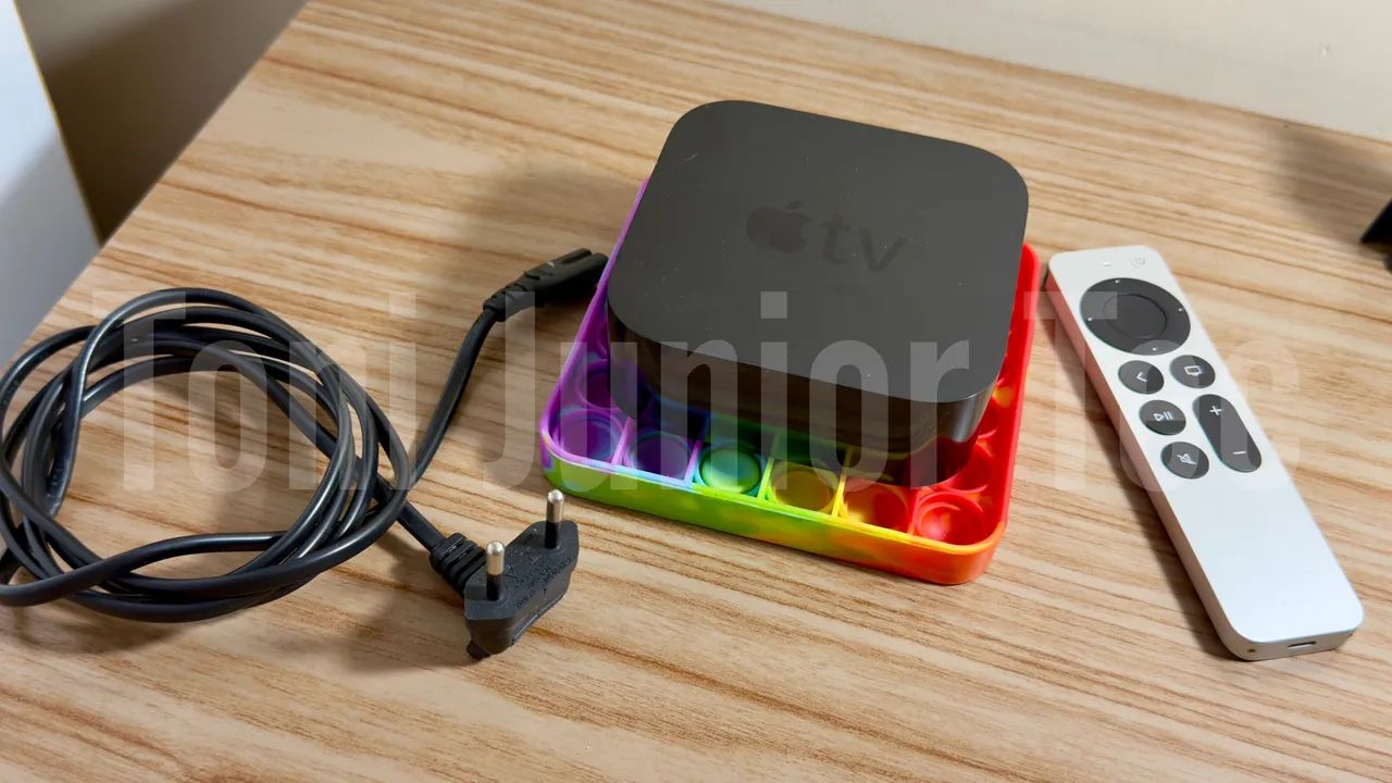 Apple TV 4K (2ª Geração) - Wi-Fi + Ethernet - Completa na Caixa