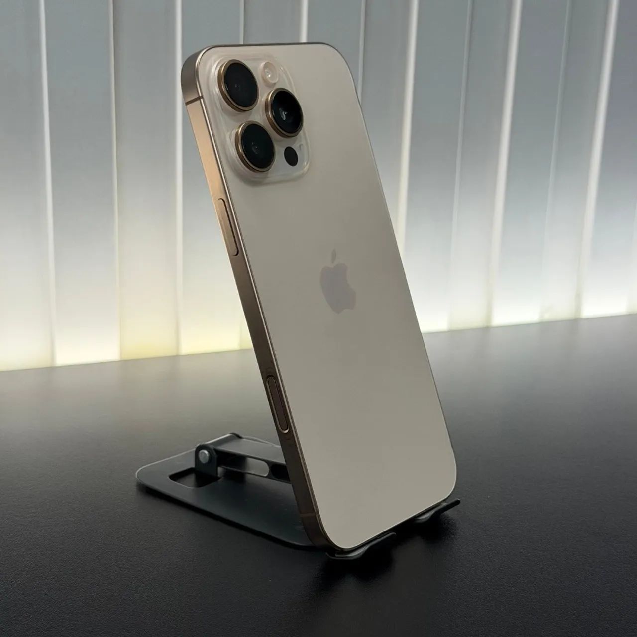 iPhone 16 Pro Max 256GB Desert - Celulares e Smartphones - Lagoa