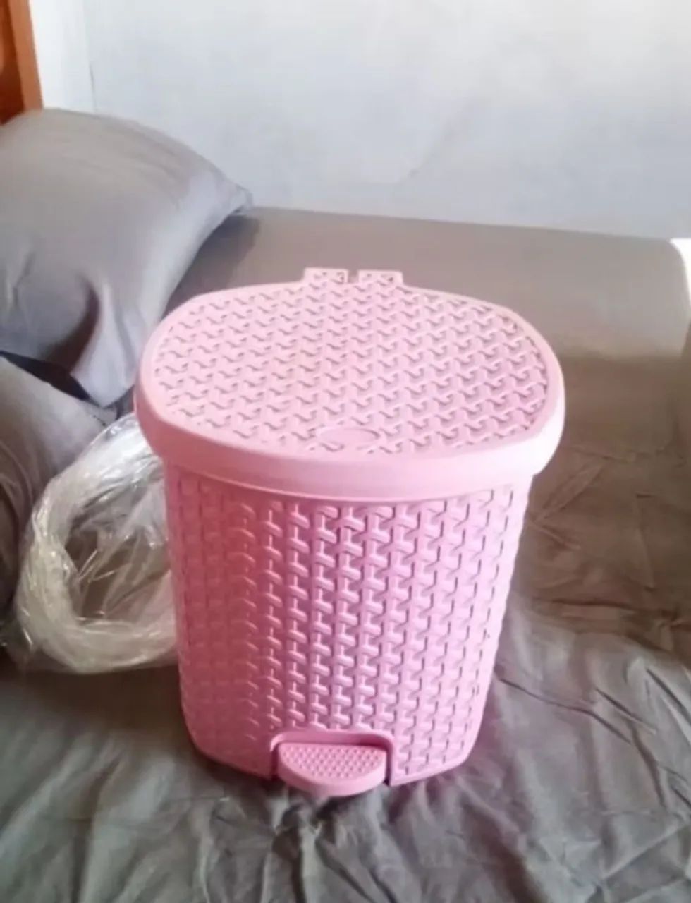 Vendo lixeira Ratan nova 15 litros - Foto 2