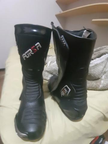 Botas forza semi novas 40