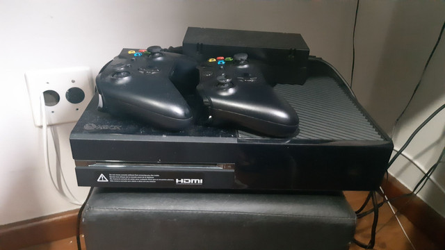 Xbox One Original +19 jogos + kinect + 2 controles + headphones tudo no original - Foto 3