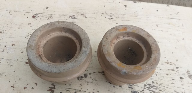 2 pés de porcelana geladeira fogão antigo antiguidade  - Foto 2