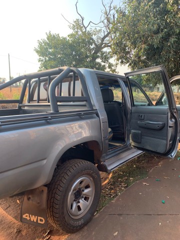 TOYOTA HILUX 4CD DLX 2.8 1998