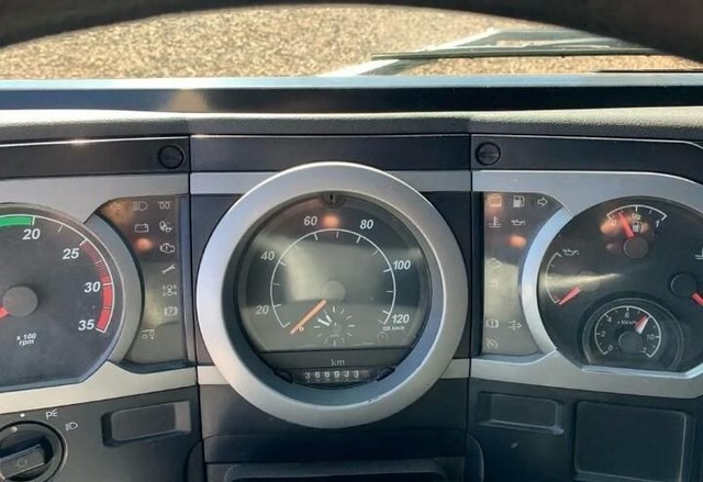 FORD CARGO 815 2010
