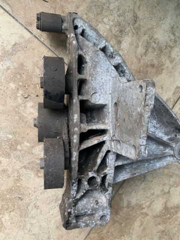 Suporte alternador/compressor ar fiat palio/strada/siena original
