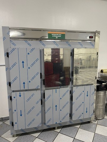 Refrigerador industrial 6 portas 