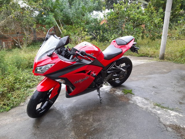 Vendo ninja 300 ano 2014 valor 13 mil 