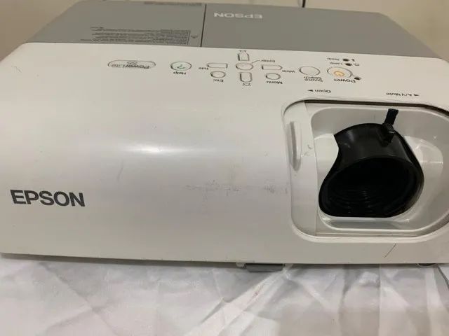 Vendo Projetor de Imagens Epson Power Lite S5 - Excelente Com lâmpada nova - Foto 2
