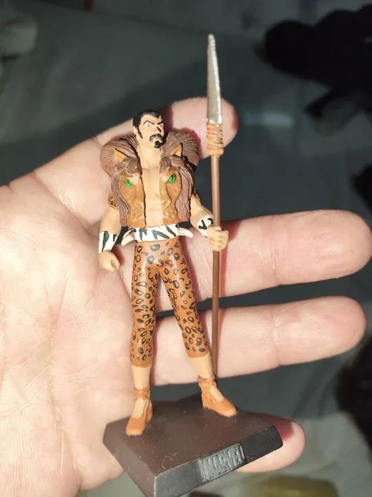 MINIATURA MARVEL KRAVEN O CAÇADOR  - Foto 4