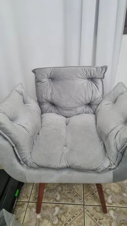 Poltrona confortável e moderna