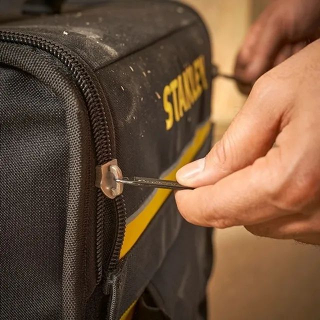 Bolsa Para Ferramentas Com Alça Telescópica E Rodas Stanley Cor Preta - Foto 6