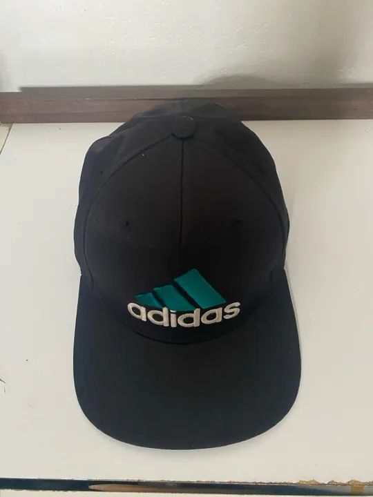 Boné Adidas novíssimo 