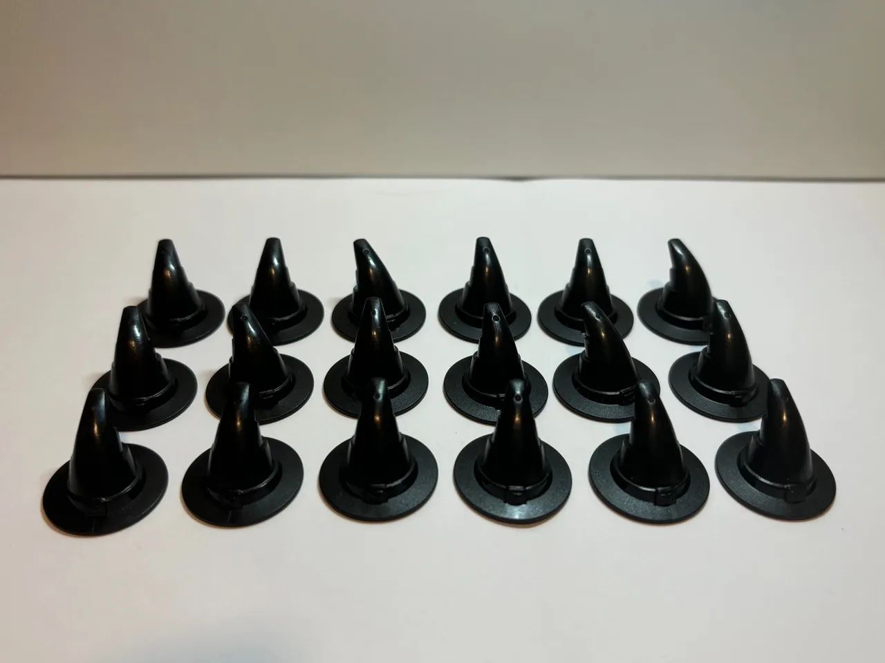 Lego original- lote com 18 chapéus de Bruxa 