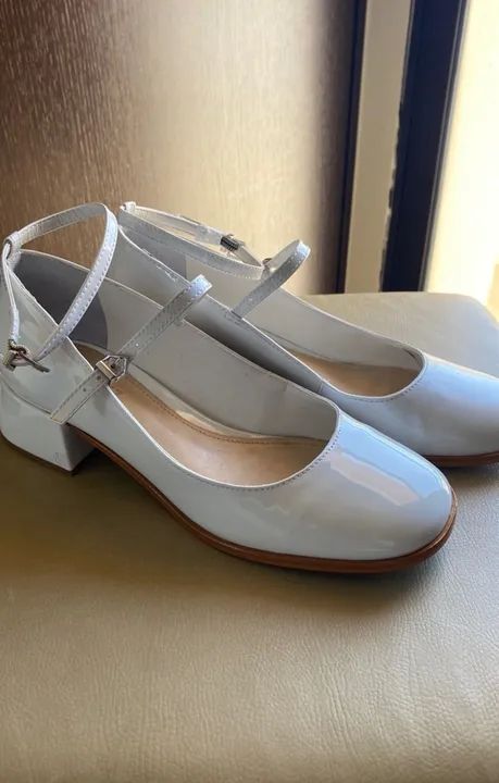 Sapato branco boneca Schutz 