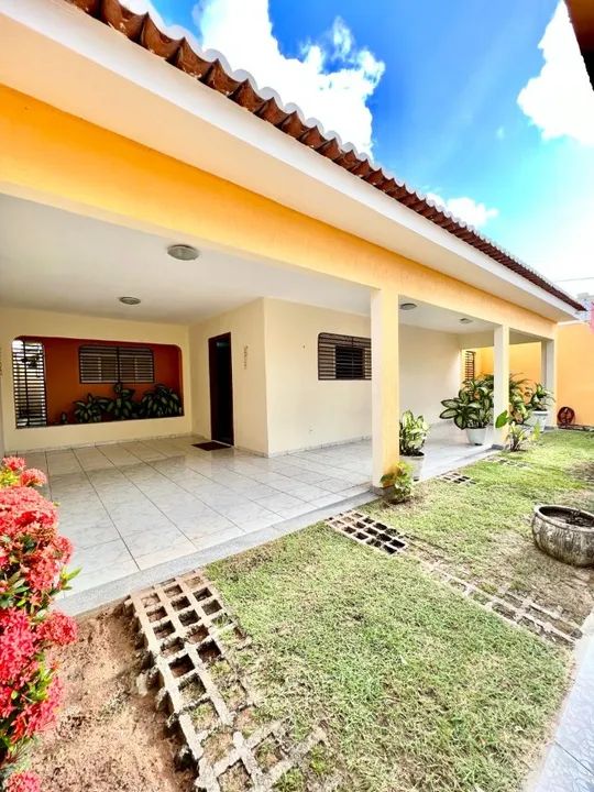 Casa Térrea 3/4 com 3 suítes de 180 m², nascente, vaga para 2 ou3 carros por 400.000,00