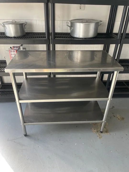 Mesa de Inox - Seminova - 120cm - 6 meses de uso