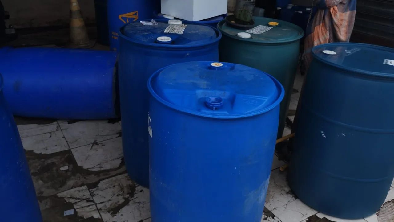 Tanques de plástico azul - 200 litros