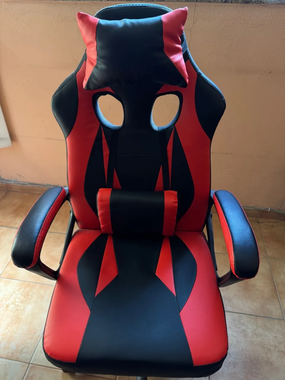 Cadeira Gamer Vermelha e Preta