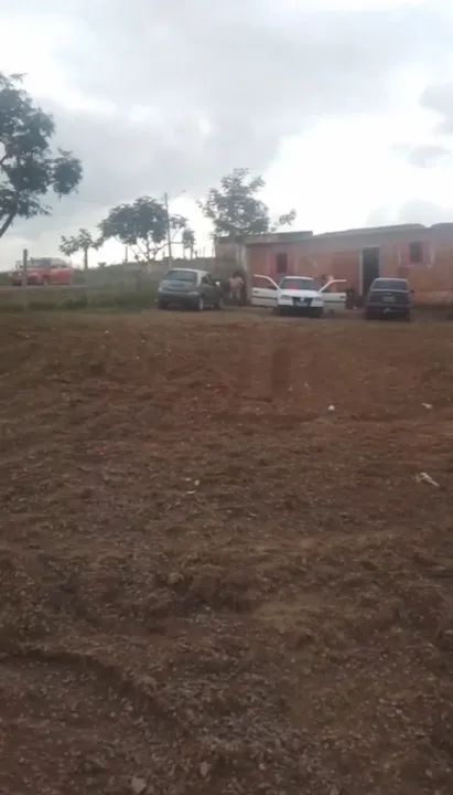 Terreno amplo com área verde - Foto 2