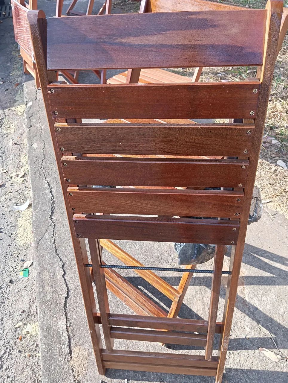 Banqueta Alta Bistrô Dobrável de Madeira Ypê - Perfeita para Cozinha e Bancadas" - Foto 2