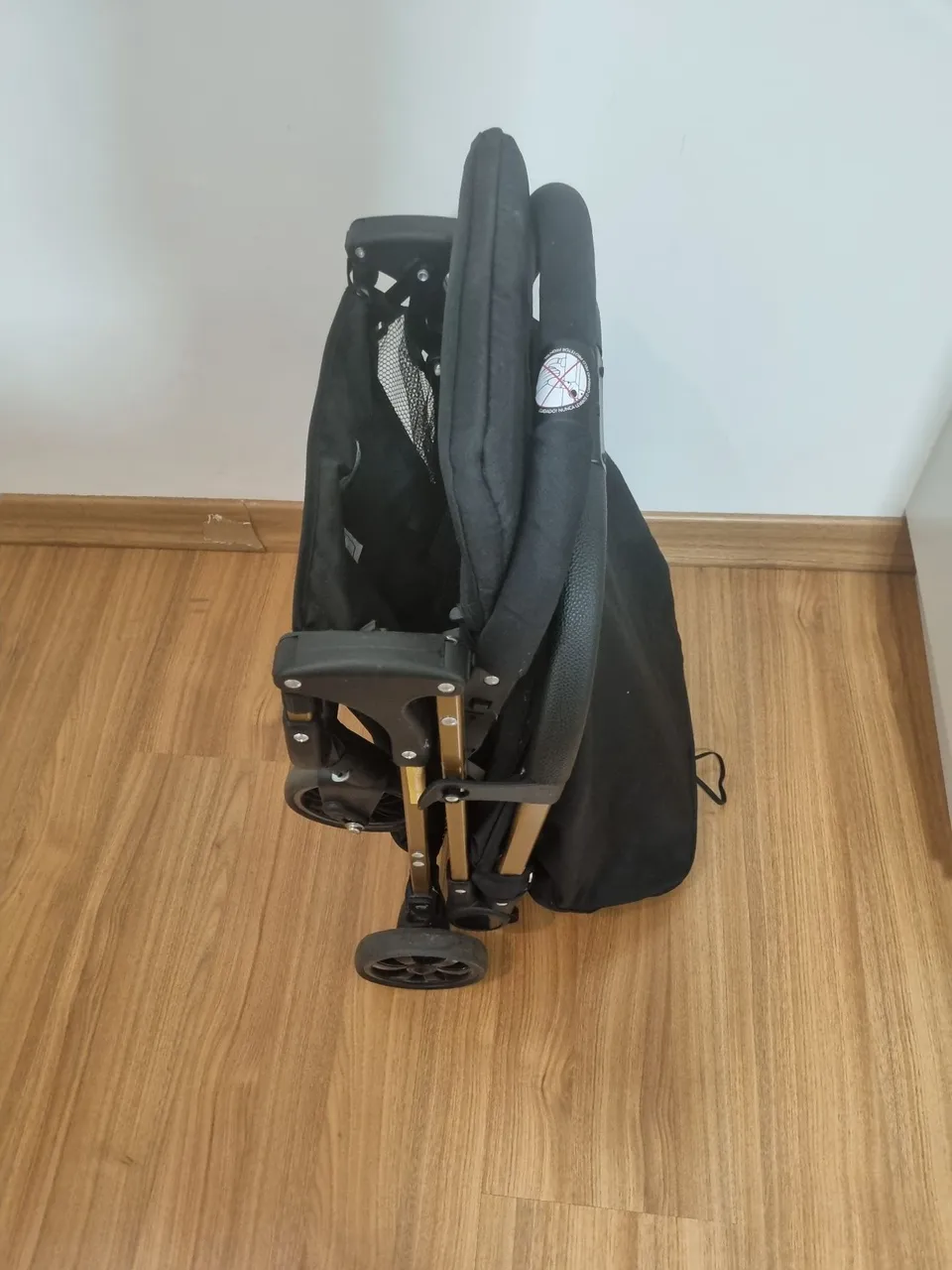 Carrinho de Bebê Galzerano! Leve e Fácil de Transportar Usado!