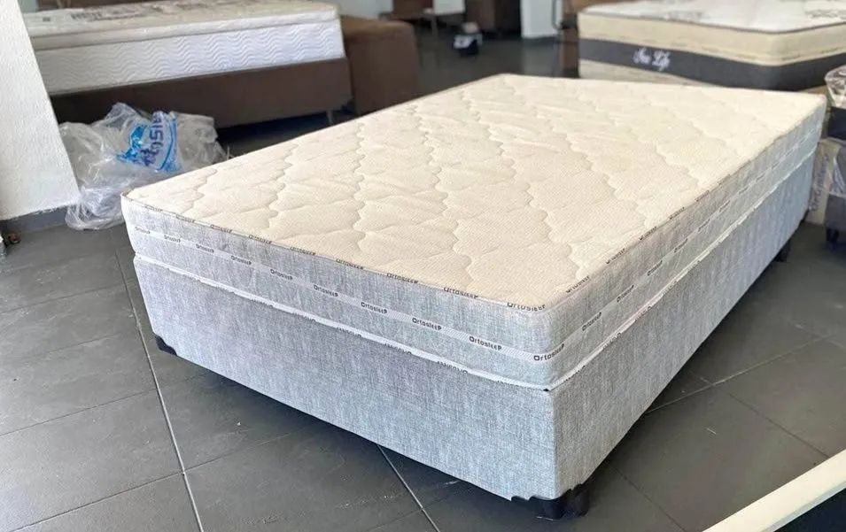 Cama casal com colchão  D33