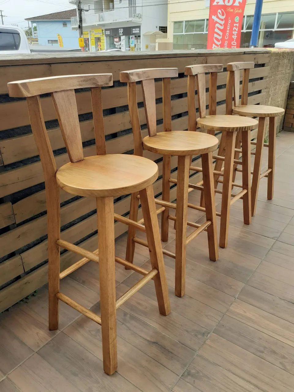 Banquetas alta vernizada ou preta (novas)