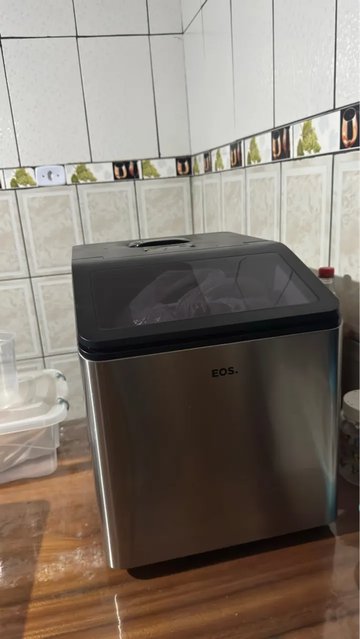 Máquina de Gelo EOS - Praticidade e Eficiência