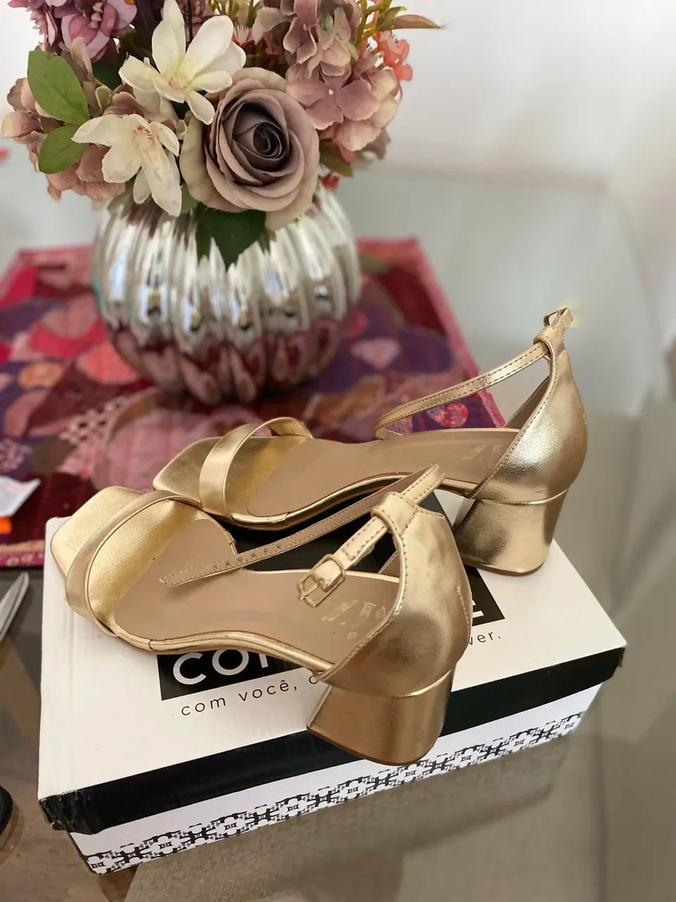Vendo sandália dourada.  - Foto 2