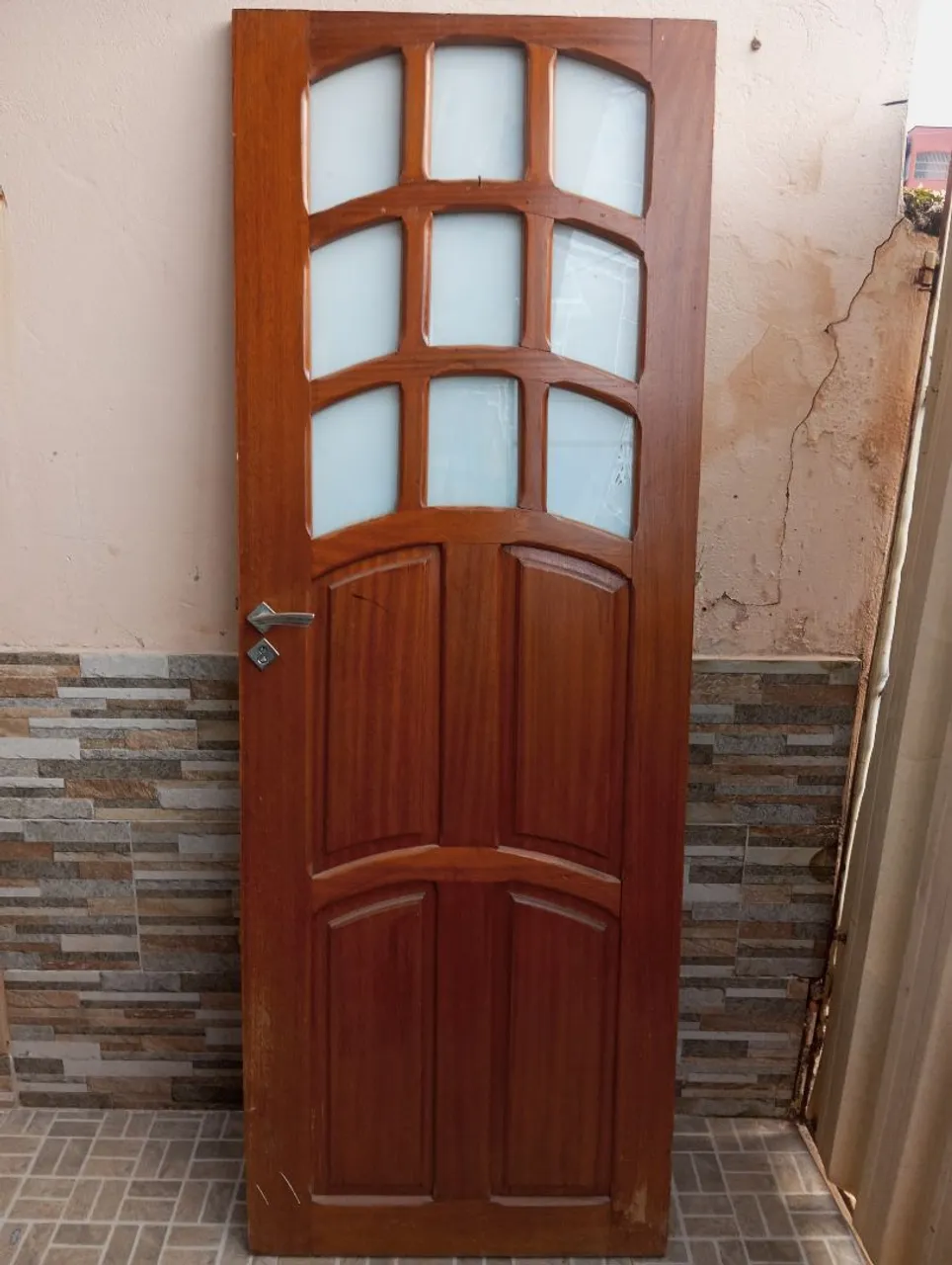 Porta de madeira com vidro - Semi-nova