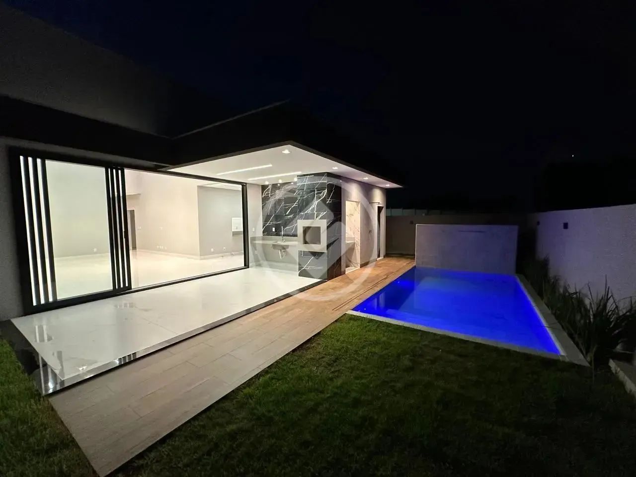 Casa térrea com 4 suites com ambientes integrados no condominio Florais da Mata, Varzea Gr - Foto 5