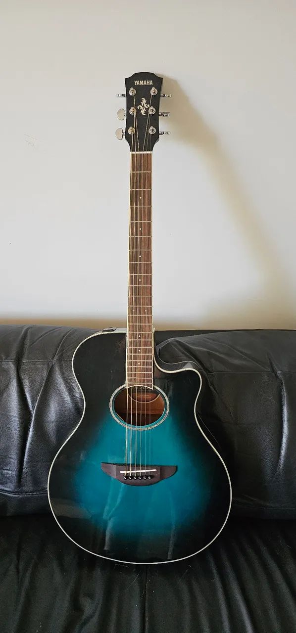 Violao yamaha apx600