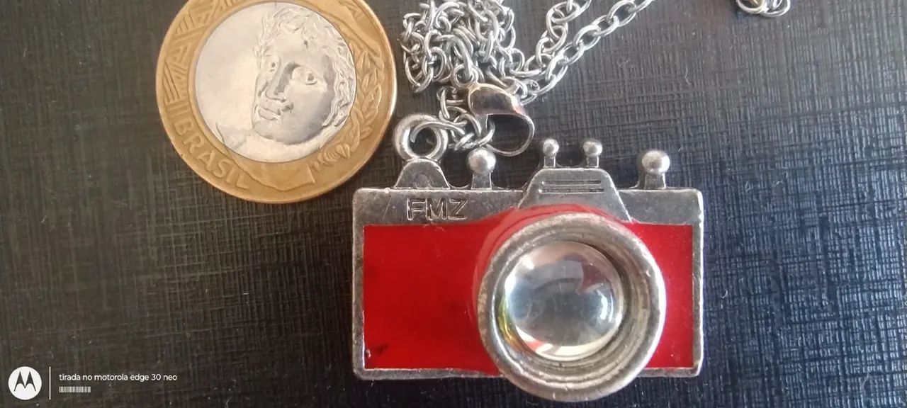Lote Bijouteria diversas Câmera, Âncora, Faca, Bolsa, Bota, Pingentes