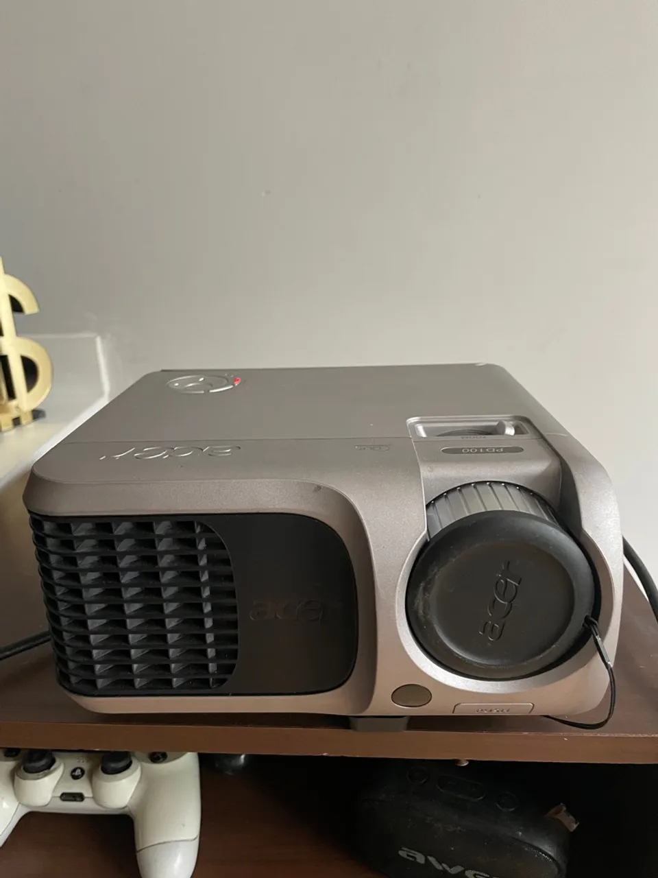Projetor Acer PD100 2000 lumens semi novo só 286h de uso + controle remoto + bolsa