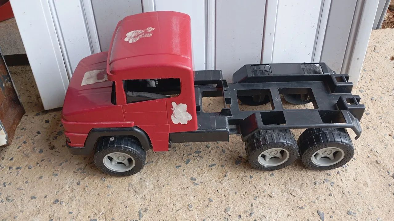 Caminhão de Brinquedo 