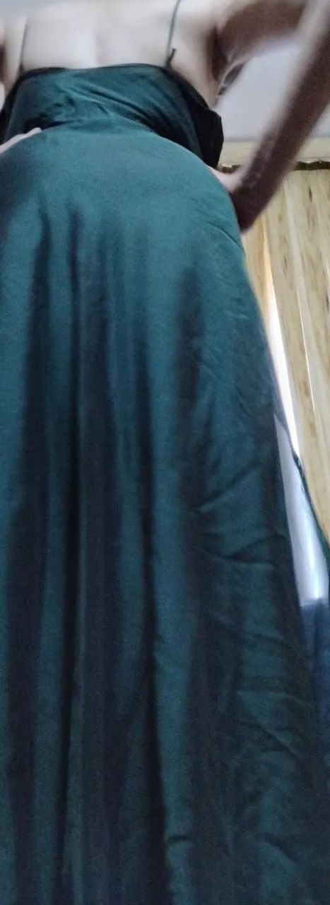 Vestido de festa verde musgo com echarpe - Foto 4