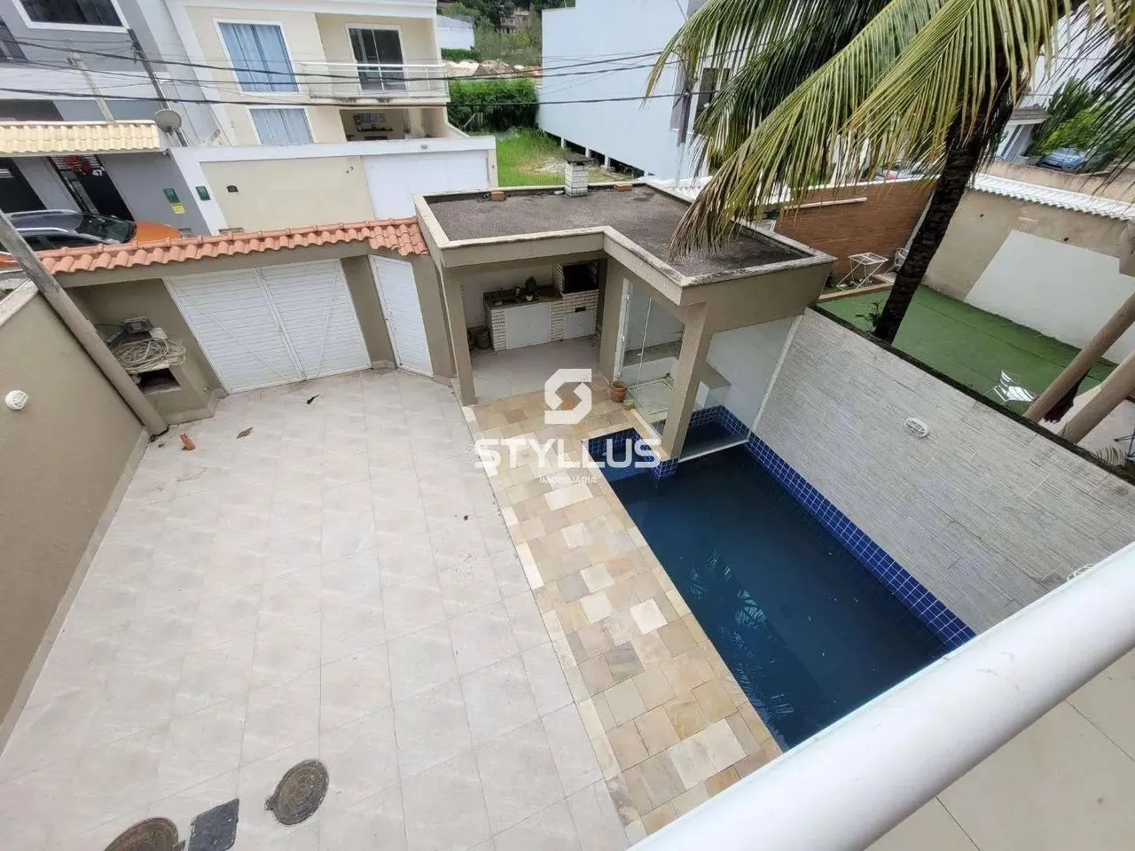 Vargem Pequena | Casa de Condomínio 4 quartos, sendo 4 suites