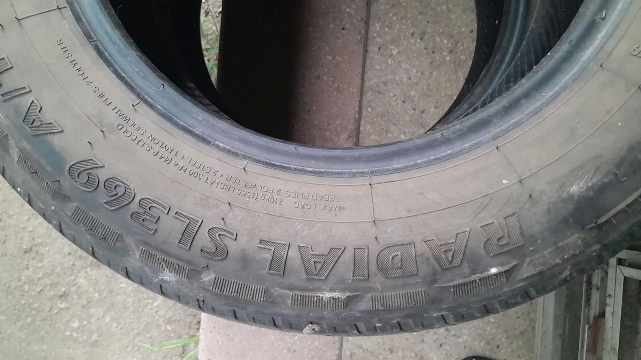 Vendo 05 pneus meia vida do meu veículo IDEIA ADVENTURE uzado por. dez  meses somente  . - Foto 2