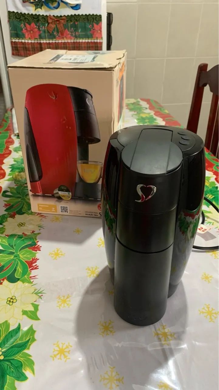 Cafeteira 3 Corações Lov (Acompanha porta Cápsulas)