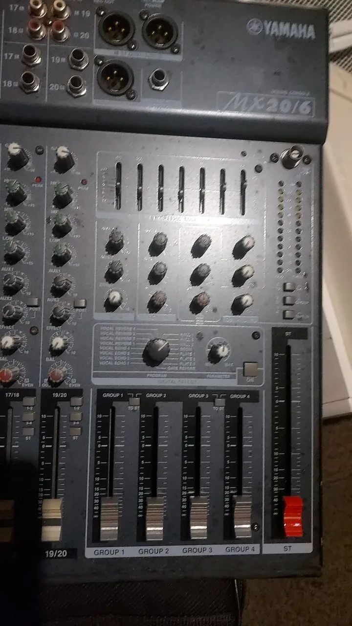 Mesa de som Yamaha mx 20/06