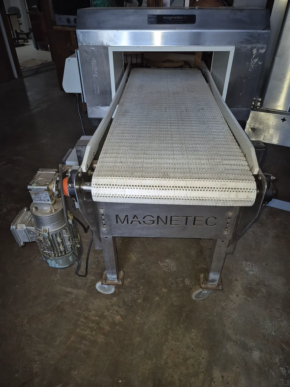 Detector de Metais Magnetec com Esteira