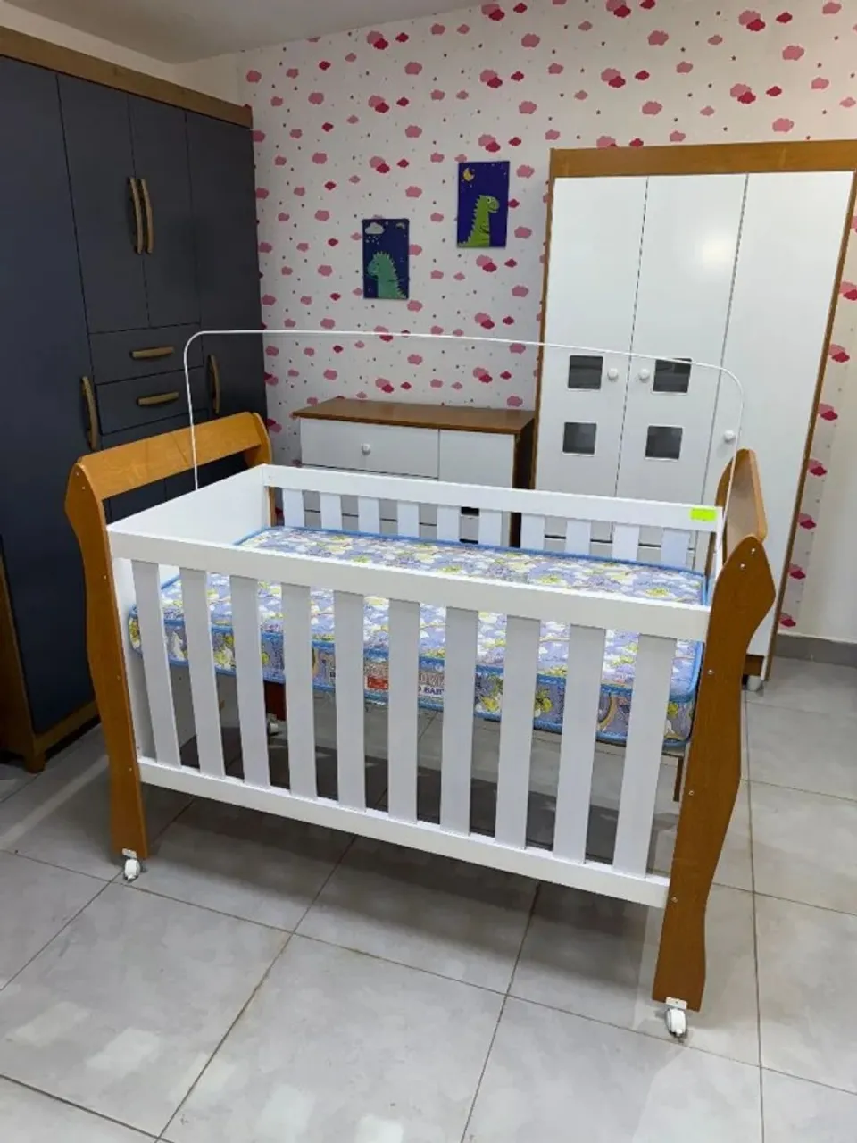 Conjunto de quarto de bebe Soninho com berço + roupeiro + comoda + colchão