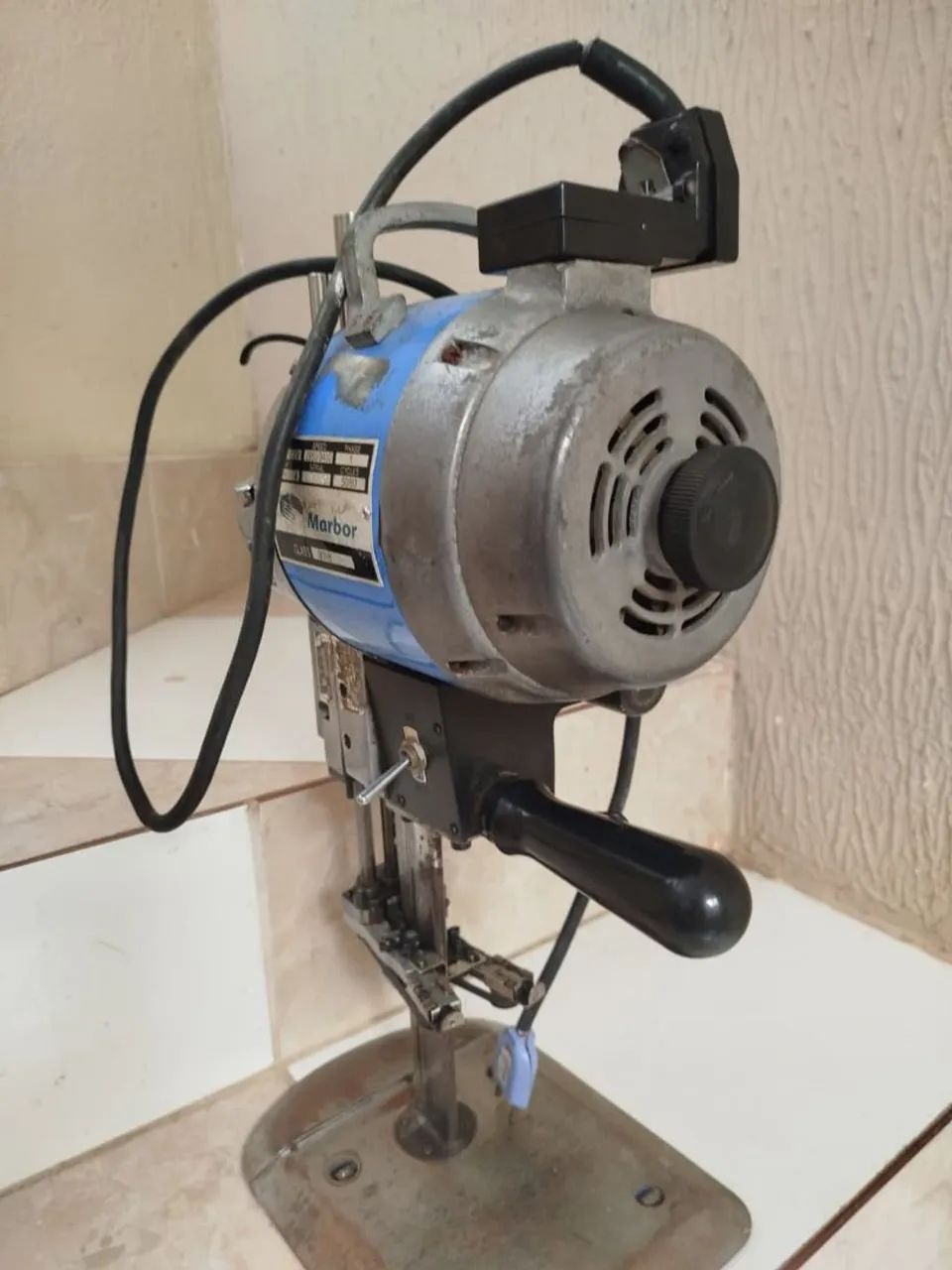 Máquina de Corte Industrial Marbor