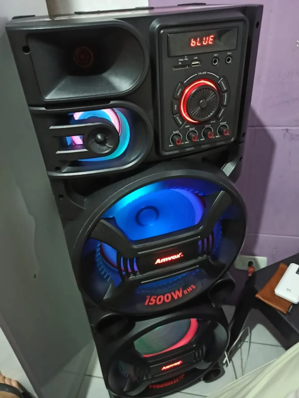Caixa de Som Amvox 1500W RMS com Bluetooth e LED