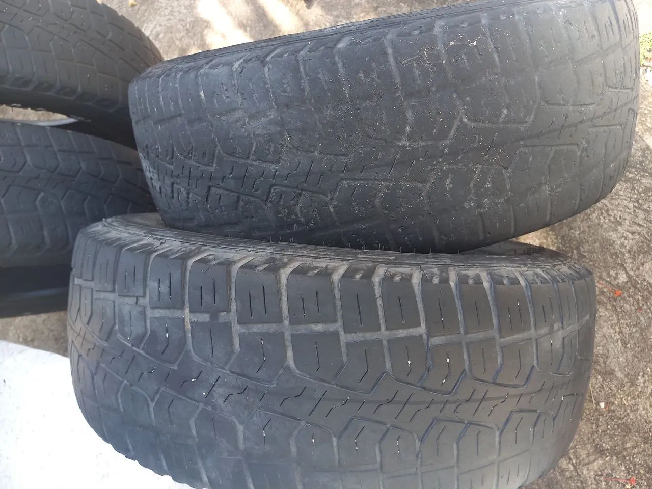 Pneus usados pirelli Scorpion 205 60r15  - Foto 5