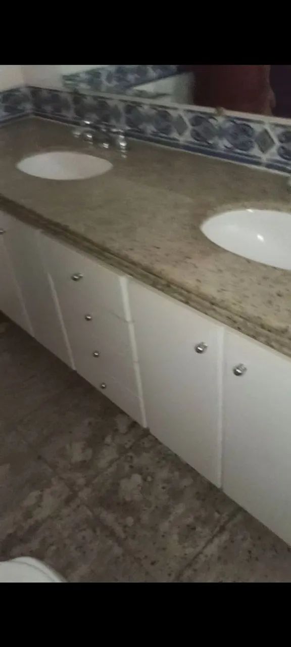 Countertop with complete cabinet/bathroom65578337307905121
