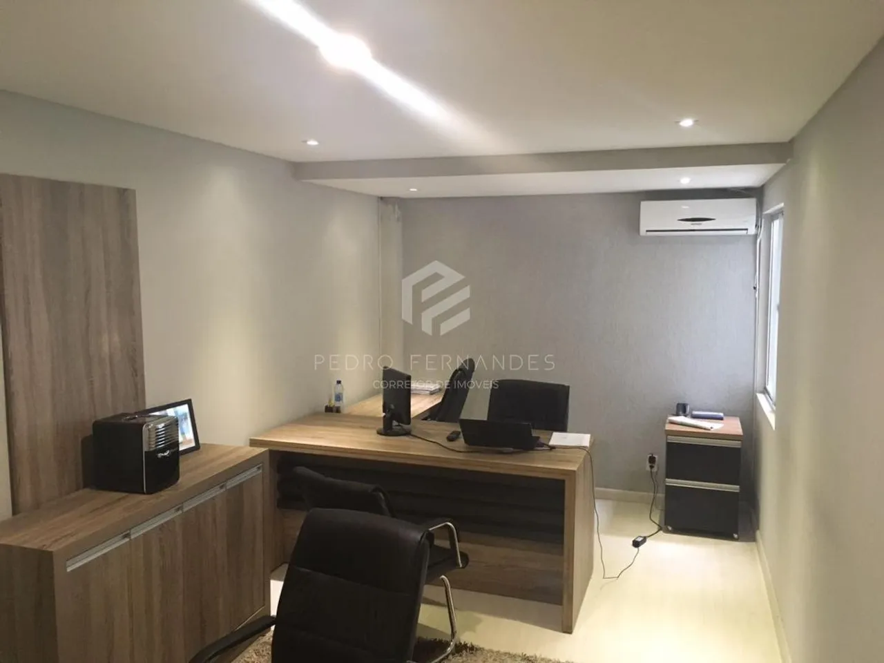 Sala Comercial para Venda em Joinville, Centro, 2 banheiros