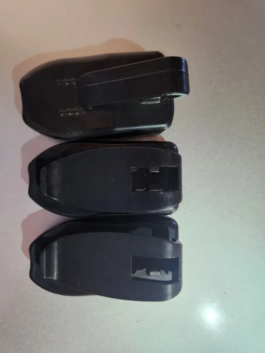 Vendo 3 controle Ppa, tem trocar as pilhas.