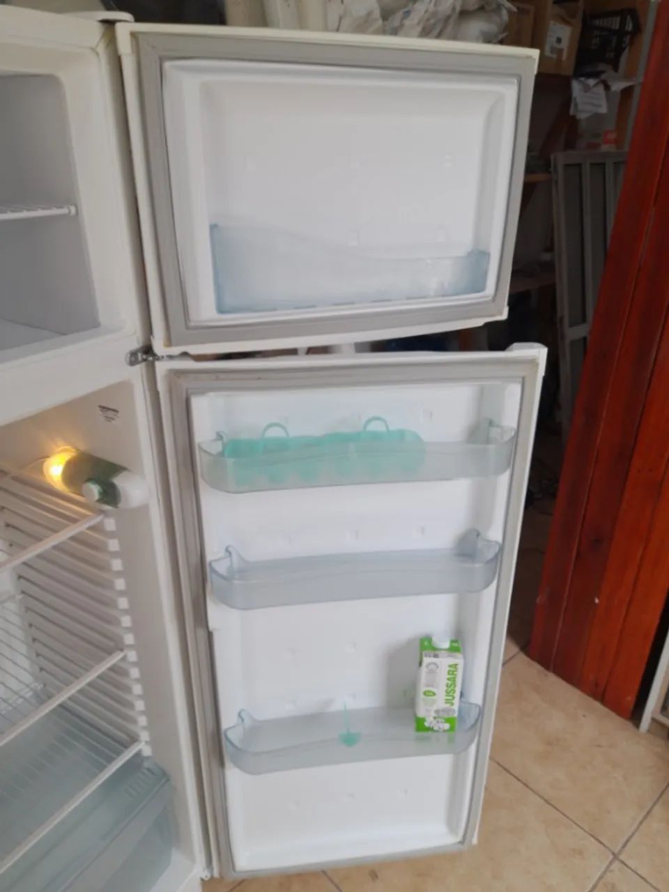 Geladeira Funcionando Perfeitamente com Garantia - Foto 2