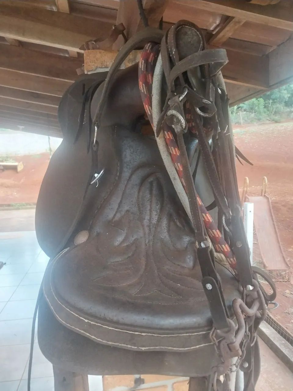 Vendo 2 cavalo e 1 sela 